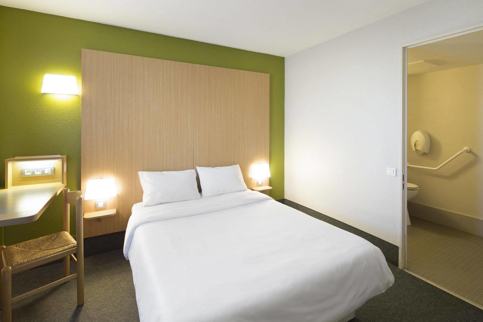 B&B Hotel Rennes Ouest Villejean Bagian luar foto